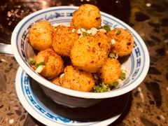 -沪小二炭火蛙锅(淮海中路美食不夜城店)