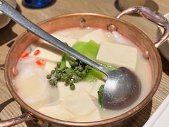 酸汤嫩鱼片-小大董·烤鸭(凤凰汇店)