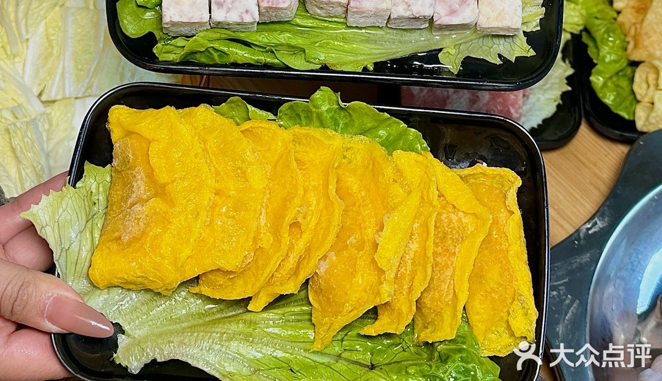 有没有人管啊！？！这家石锅鱼整这么大一只牛🐸蛙！