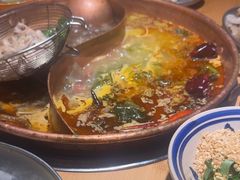 -洱火云南酸菜牛肉火锅(石景山当代商城店)