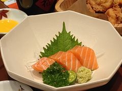 三文鱼刺身-8PINTS八品脱·日料·烧鸟·精酿小酒馆(莘庄店)