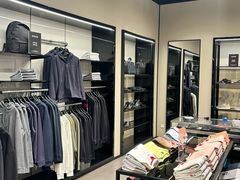 -百年港湾奥特莱斯(香炉礁店)