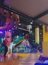 -欧酷世界动力星球(王府井奥莱UP TOWN店)