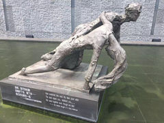 -侵华日军南京大屠杀遇难同胞纪念馆-停车场