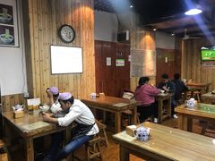 大堂-陇上全荟兰州传统牛肉面(延吉路店)