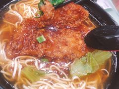 红烧猪扒汤面-食惠里小笼包面馆(越秀店)