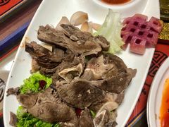 手抓羊肉-吉祥圣雪藏餐