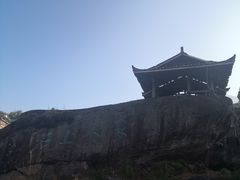 -石上人家