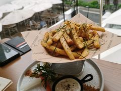 -Mark&Mars Restaurant
