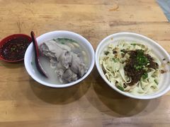 -雷祖芳老妈蹄花店