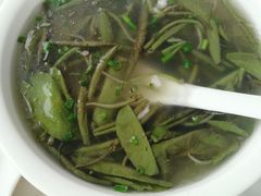 莼菜肉丝汤-湖山人家·湖景餐厅·特色农家菜(太湖西山店)