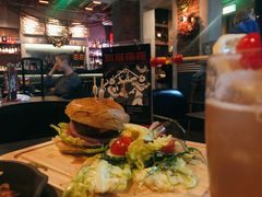 拳击猫经典汉堡-Boxing Cat Brewery拳击猫精酿啤酒馆(永福店)