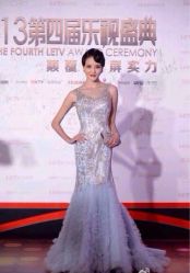 iphone_upload_pic-纯色时光婚纱艺术馆WHITE