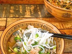 -正宗李家土鸡米线店