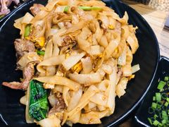干炒牛河-潮十三潮汕砂锅粥(高新四路大都荟店)