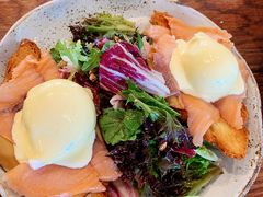 -ROAST coffee & eatery