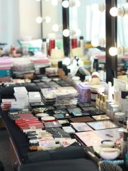 -红馆妆造(中央大街店)