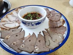-东巴谷野生菌火锅餐厅