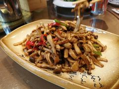 口味双菌-靠山屯东北农家菜(八龙桥雅苑店)