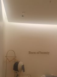 -萱娅美颜美体中心
