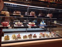 面包甜点陈列柜-巴黎贝甜(右安门店)