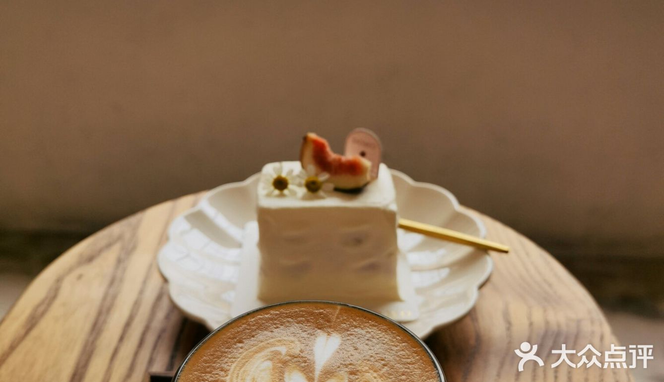 这个位于四眼井山坡上的店有点赞哦