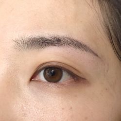 -一个差评成就的纹眉店