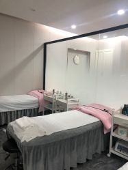 -苗方清颜专业祛痘·皮肤管理
