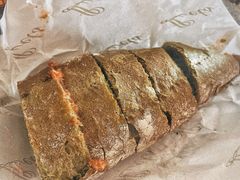 草莓飞鱼籽面包-Let's Taipei 非常烘焙(太古里店)
