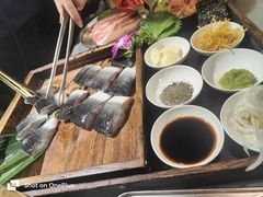 -围炉肉舍•炭烤活鳗•丹东海鲜烤肉(步行街店)