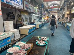 -西归浦每天偶来市场