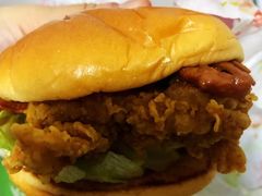 吮指十三鲜小龙虾烤鸡堡/鸡肉卷-肯德基(新塘乐购店)