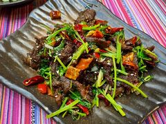哈尼飘香牛肉-香巴拉云南餐厅(华莱坞店)