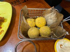 -BHC炸鸡(明洞总店)