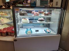 面包甜点陈列柜-面包新语(滨湖万达店)