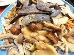 -菌之家·专业纯野生菌火锅·特色炒菌