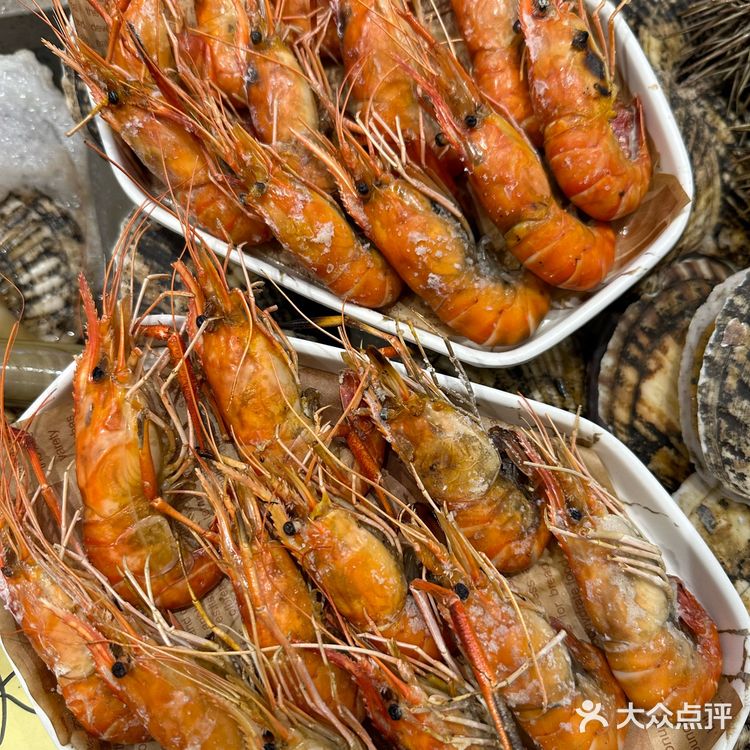 顿海鲜和牛火锅太绝了！和牛品质超棒，轻轻一涮变色就能吃