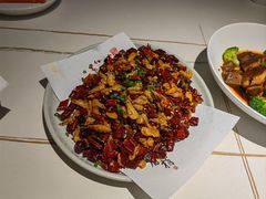 -阿瓦山寨·湘菜现炒·剁椒鱼头王(咸阳总店)