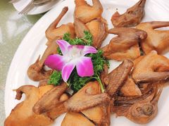 沙田脆皮乳鸽-东方滨江大酒店·滨江厅