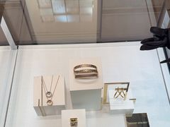 -CHANEL(戴高乐机场T 2E店)