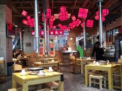 大堂-么肆烤肉·中式自助·烤肉大排档(街道口季佳PAI店)