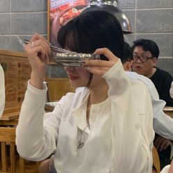 -韩国李知恩形象设计