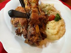 德式烤猪肘配酸菜土豆泥-申德勒加油站西餐厅(日坛路总店)