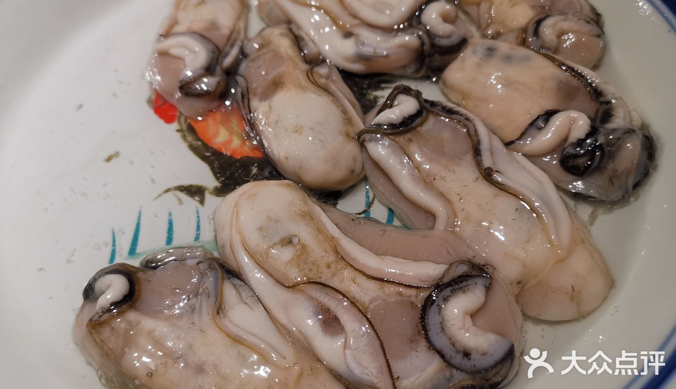 韭菜虾米很香，配点萝卜干，很爽口。重点说鸡肉