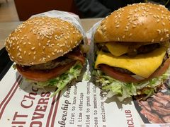 -The Habit Burger Grill 哈比特汉堡(爱琴海店)