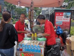 -詹爷爷乌节路街头冰淇淋