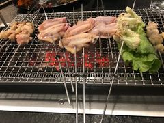 鸡中翅-長壹旋转烤吧 农家鸡火锅