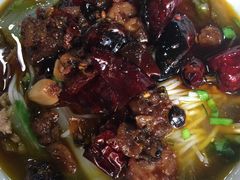 酸菜肉丝米线加辣子鸡-越洋肖氏老米线(杨家坪店)