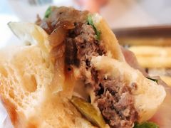 经典牛肉汉堡-仁义涵西餐·咖啡(中华巴洛克店)