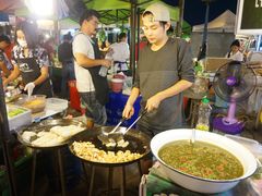 -席娜卡琳火车铁道夜市